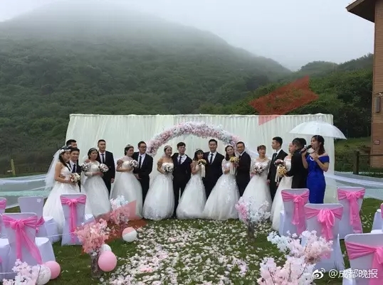 Hot group wedding picture turns to be a hoax