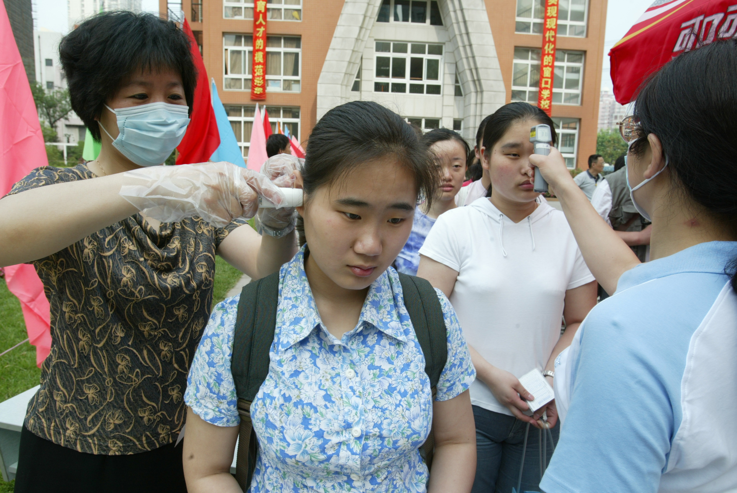 50,000 Shanghai students set to take college entrance examination