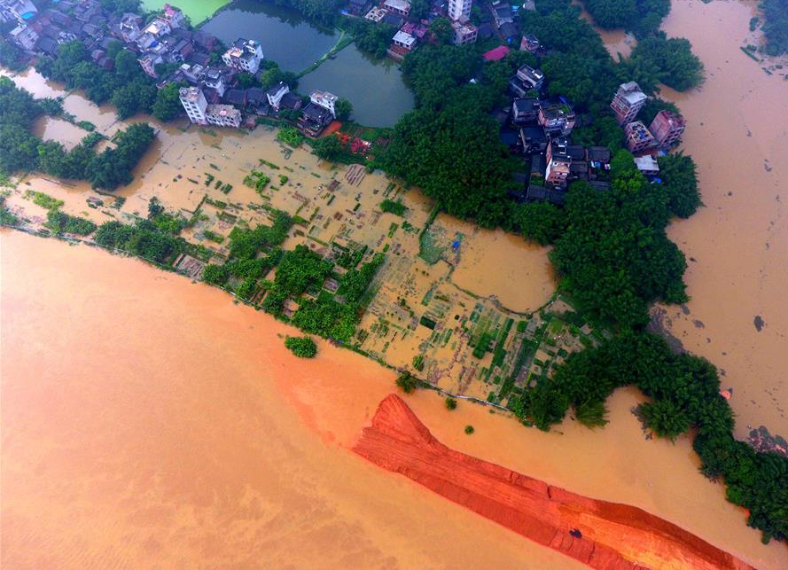 Xijiang River's water level higher than warning line in S China