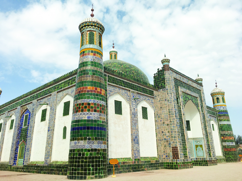 Kashgar's resplendent past survives in redevelopment