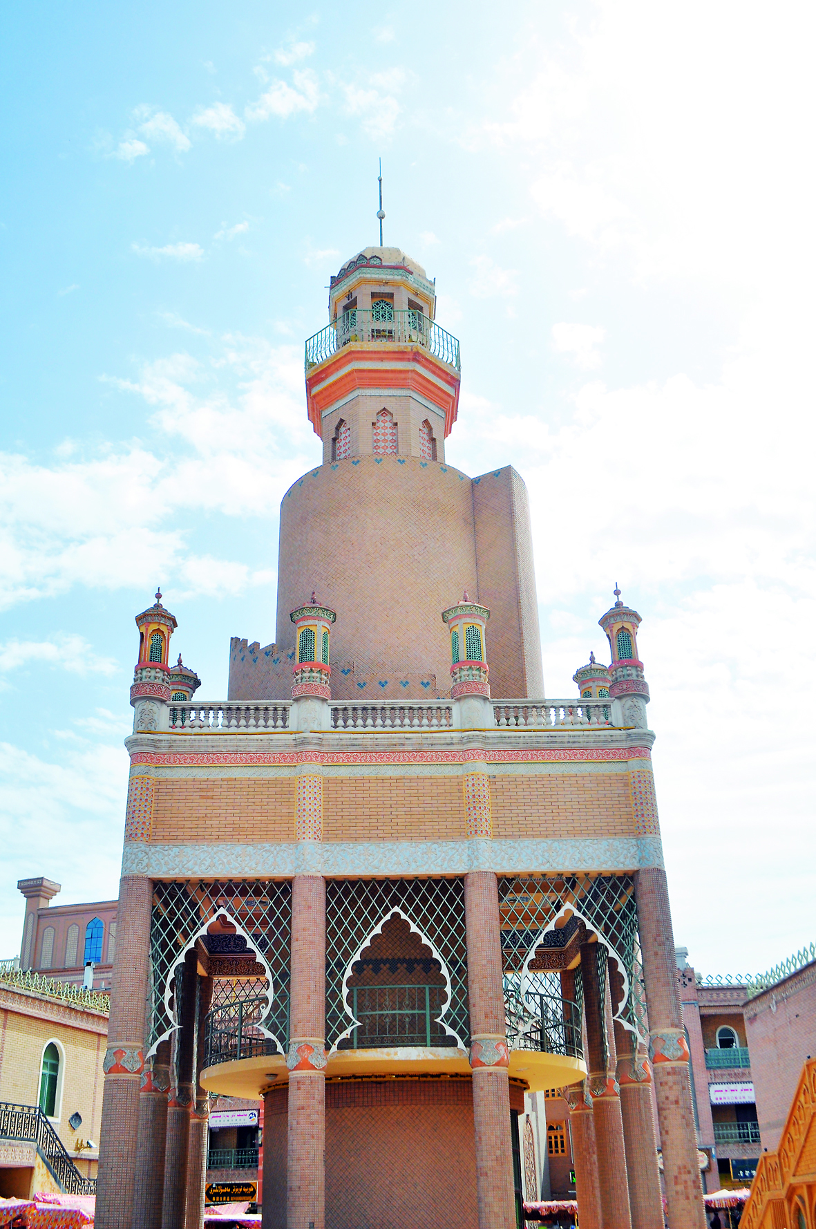 Kashgar's resplendent past survives in redevelopment