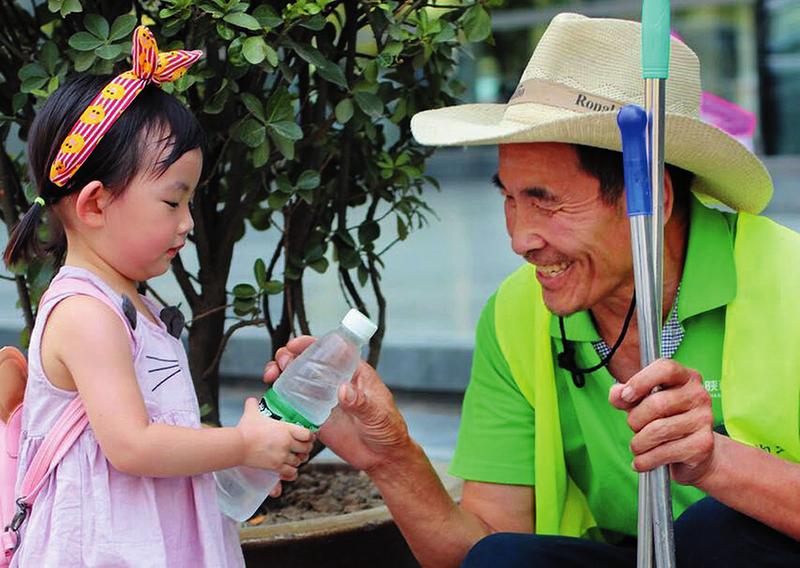 Toddler captures hearts of a nation after caring act