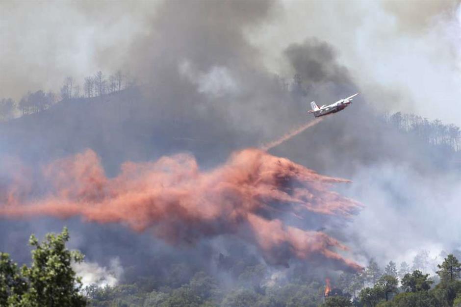 Fires force evacuation of 12,000 in 3 French Riviera towns