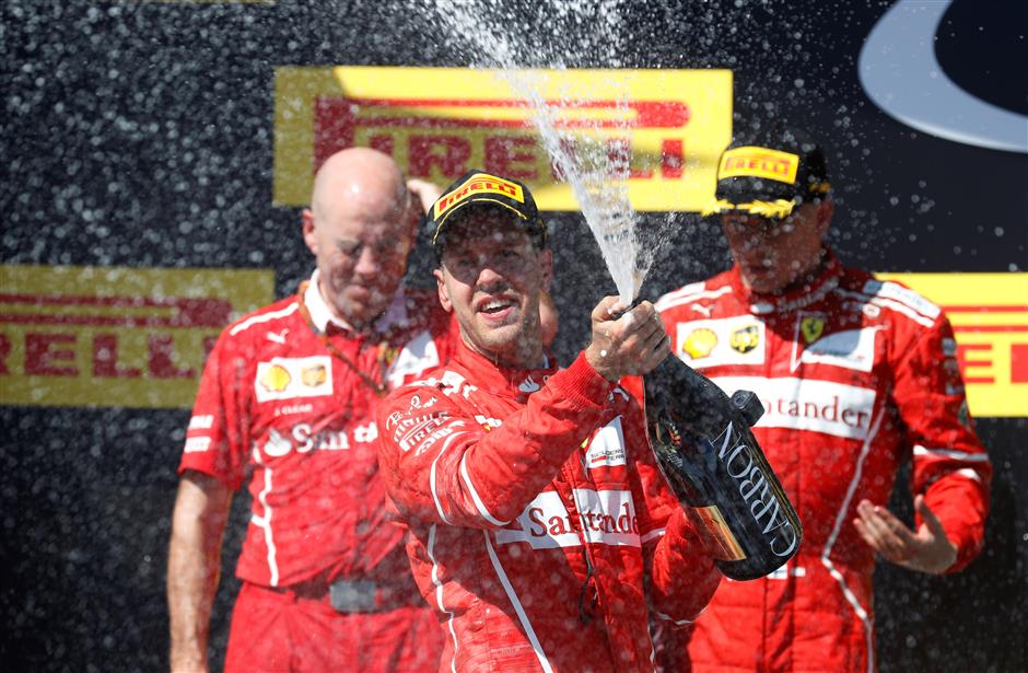 Vettel wins in Hungary to stretch F1 lead