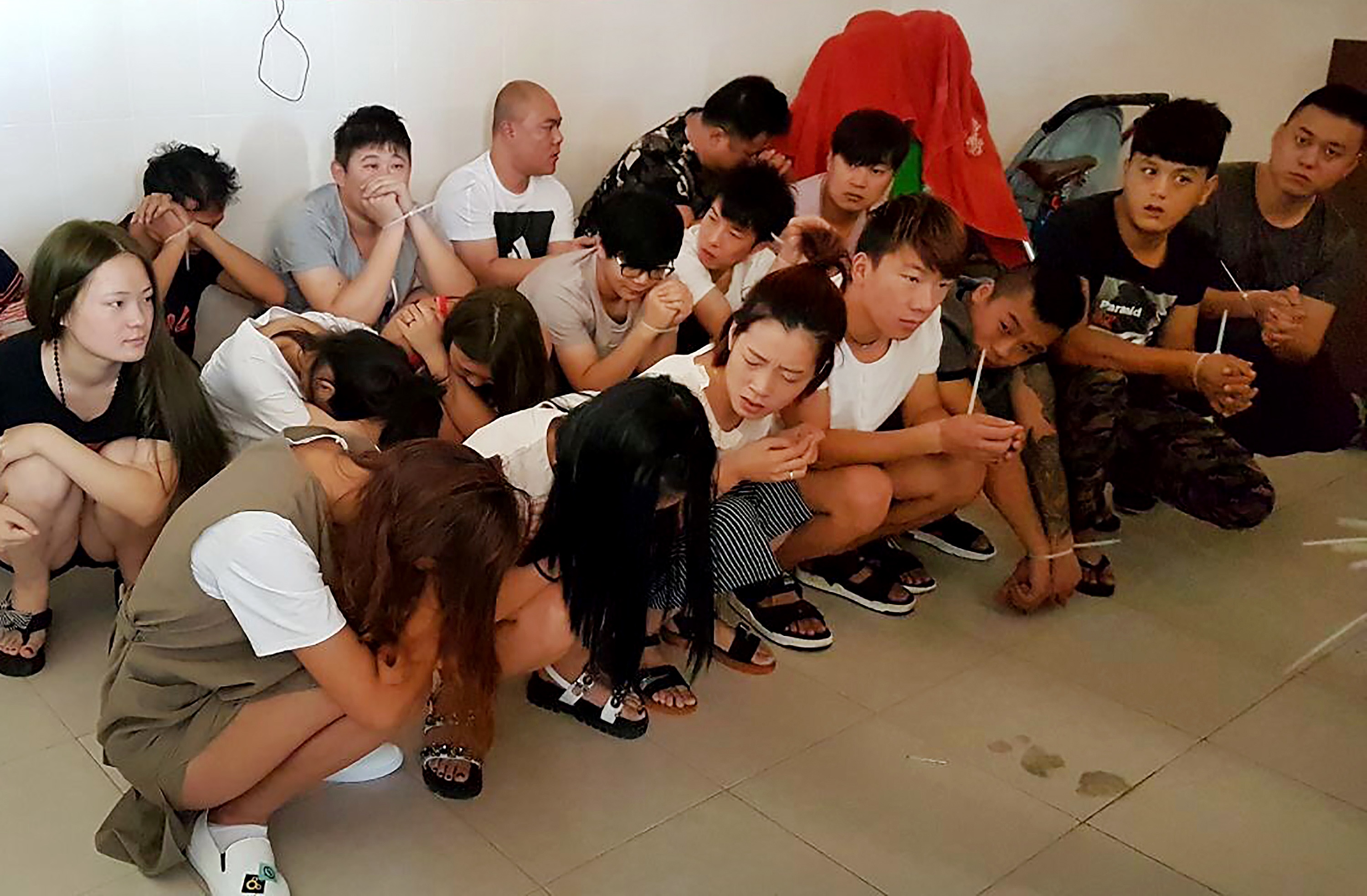 200 Chinese arrested as police investigate nude photos scam - SHINE News