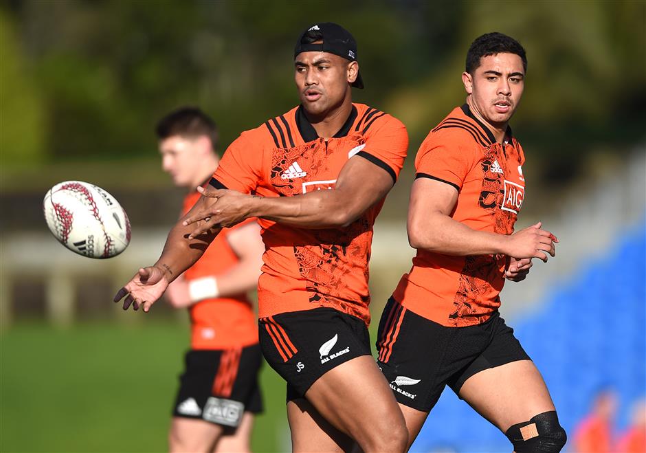 All Blacks' 'Bus' garaged, Milner-Skudder returns for Rugby Championship