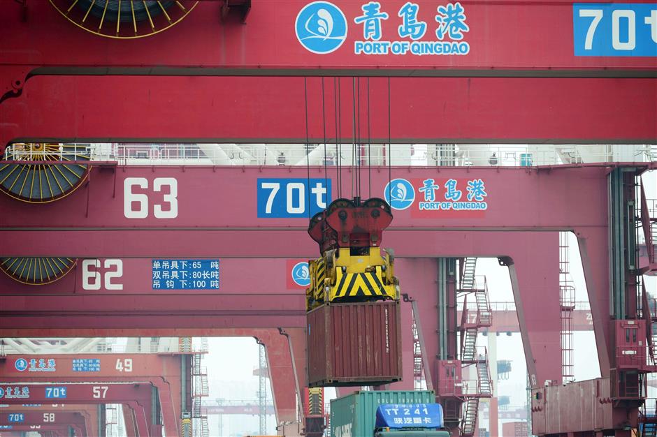 China's exports up 11.2 pct, imports up 14.7 pct in July