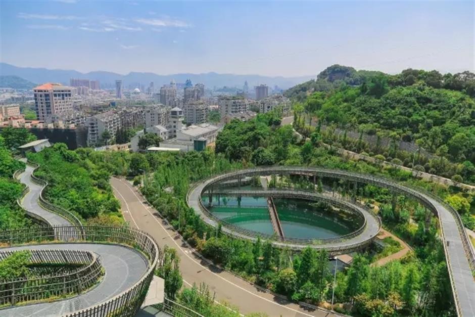 Eco sky walk to welcome walkers, and support nature, in Fuzhou