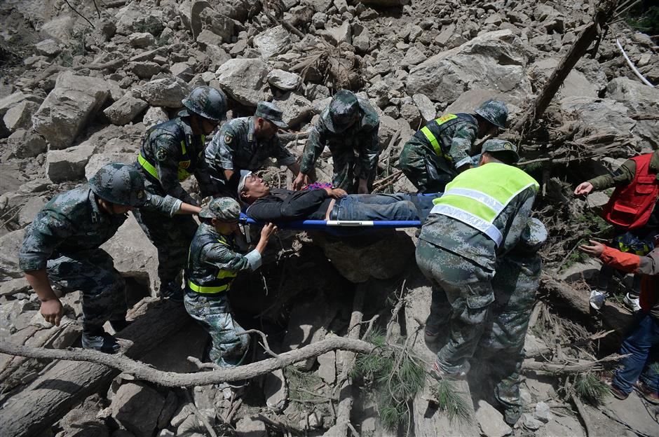 60,000 evacuated in earthquake aftermath