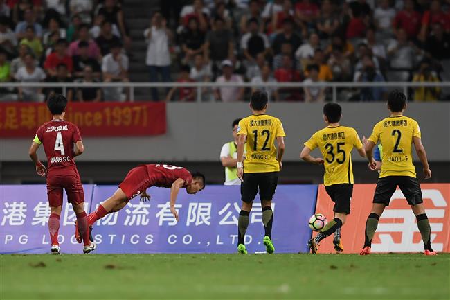 Last-gasp He gives SIPG edge over Evergrande in CFA Cup semifinal