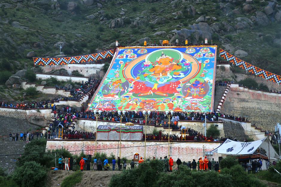 Lhasa festival celebrates Tibetan culture