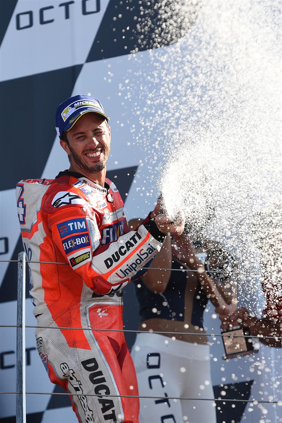 Dovizioso usurps Marquez in Silverstone win