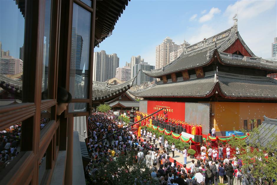 Statues still standing in Jade Temple move