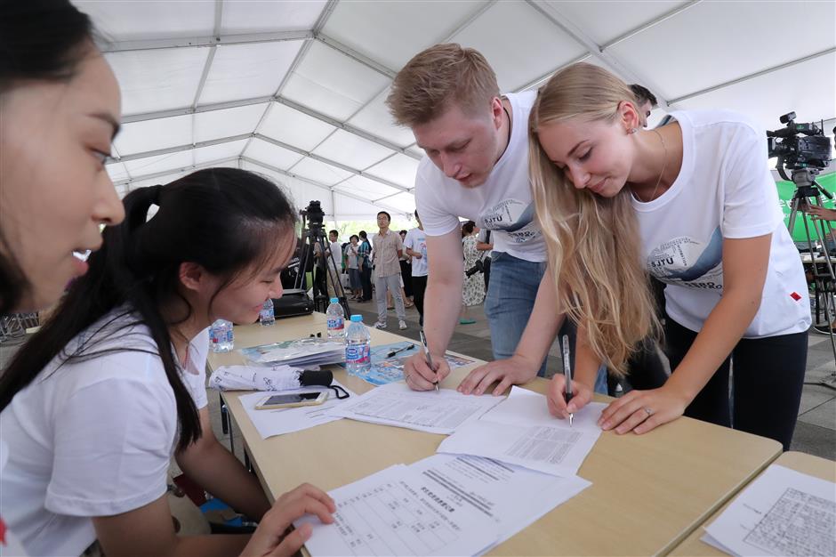 First Sino-Russian class registers at Shanghai Jiao Tong University