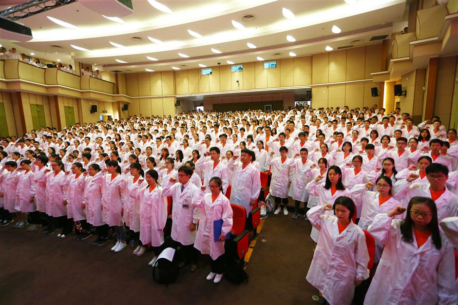 More top students learn medicine after recent lull