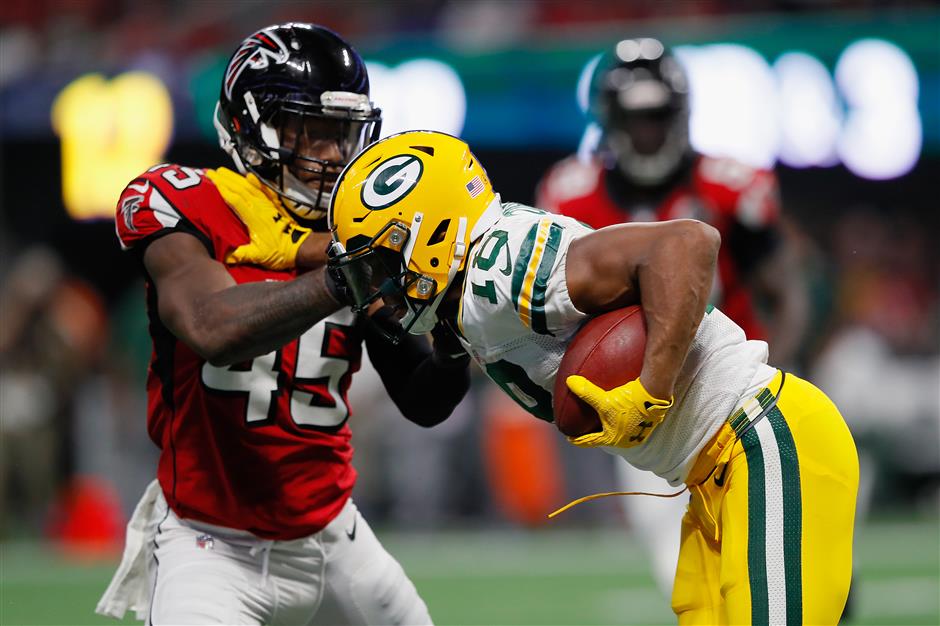 Packers hit hard by injuries in loss to Falcons