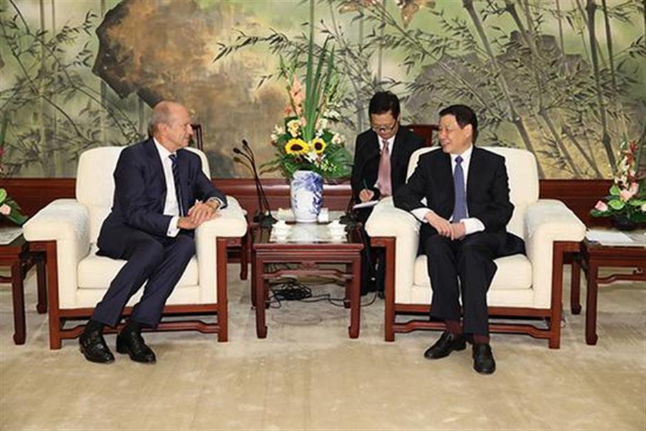 L'Oreal and IKEA bosses welcomed by Shanghai mayor