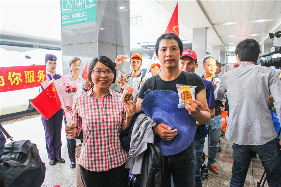 Smooth railway transfer to ferry hurricane-evacuees home