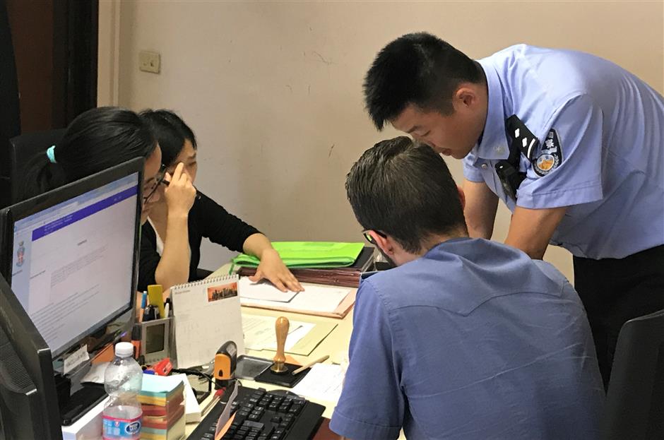 Ciao and nihao: Chinese cops, polizia on joint patrol in Italy