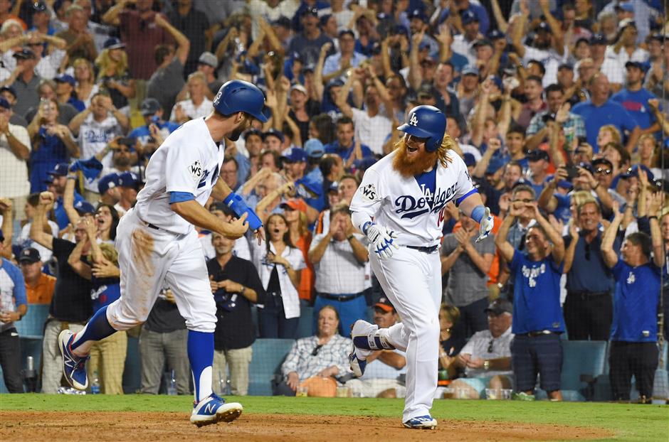 Turner, Taylor turn it on for Dodgers in opener of World Series