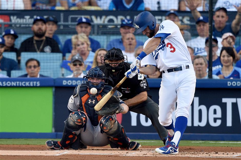 Kershaw, Dodgers beat Astros 3-1 in hot World Series opener