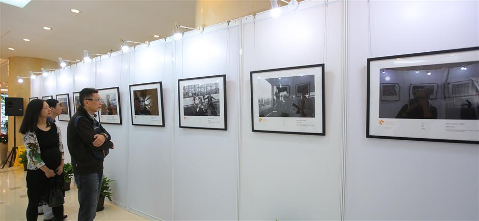 SUMG exhibits entries from Stenin photo contest