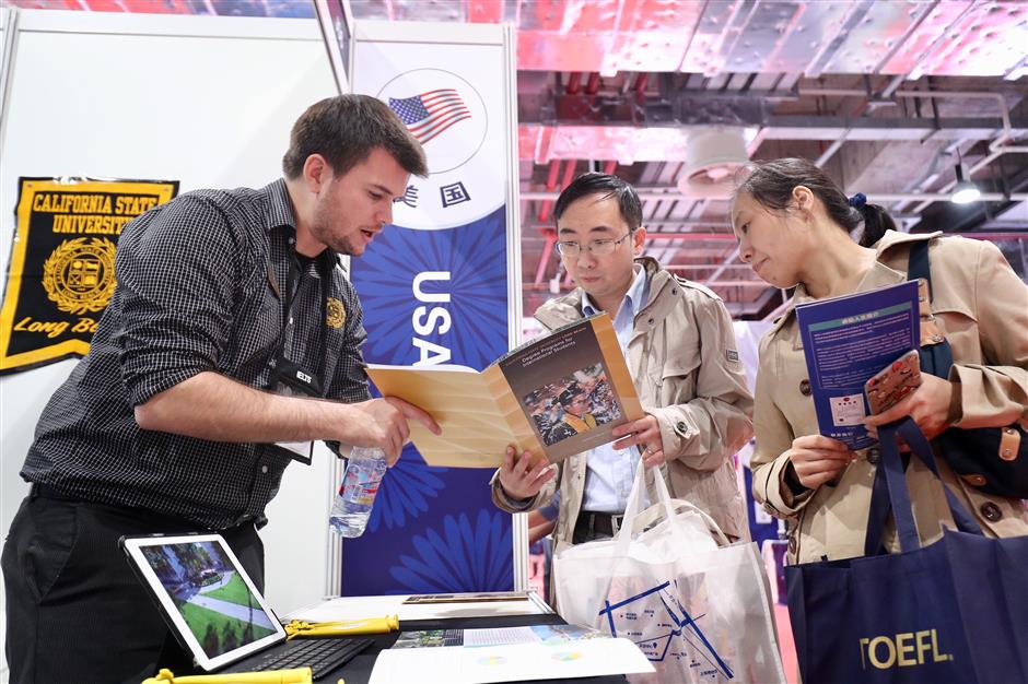 International universities lure Chinese students at education expo