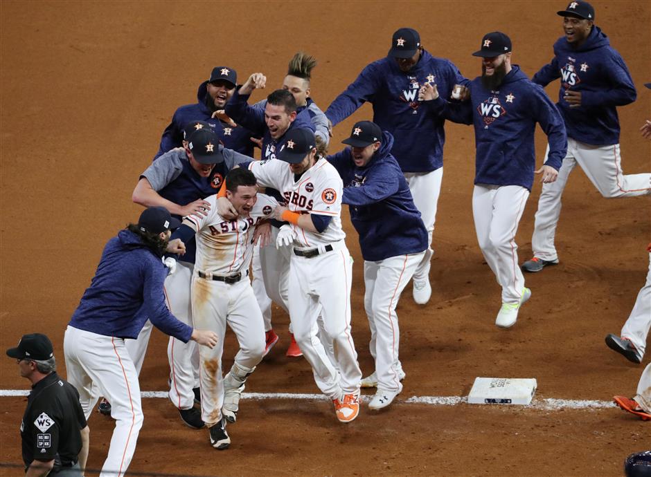 Astros edge Dodgers in thriller to seize World Series lead