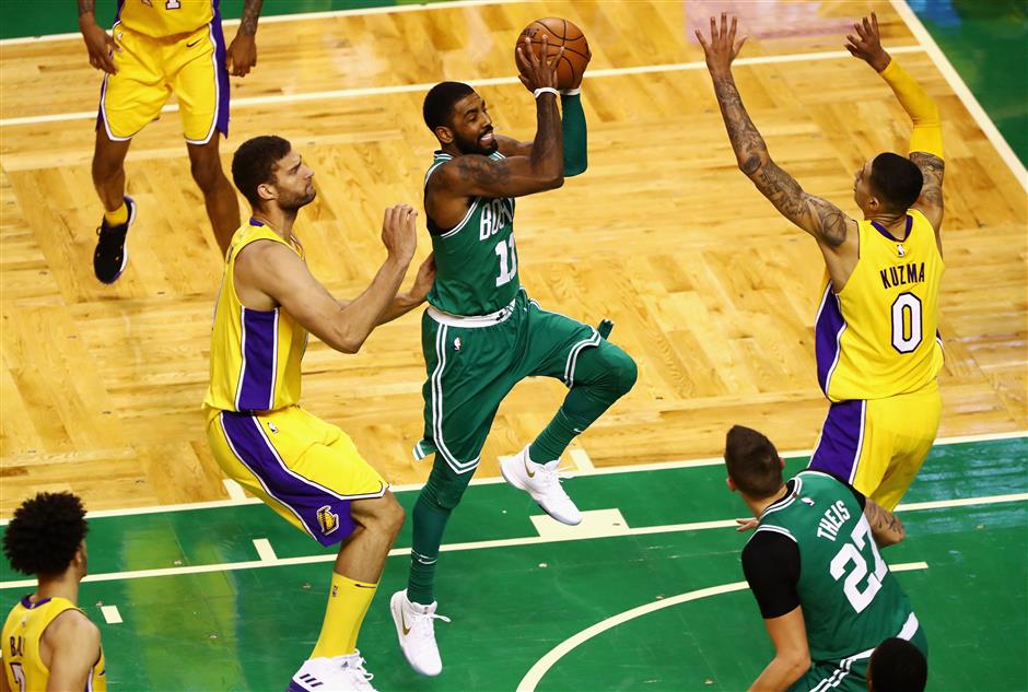 Celtics roll past Lakers for 10th straight win