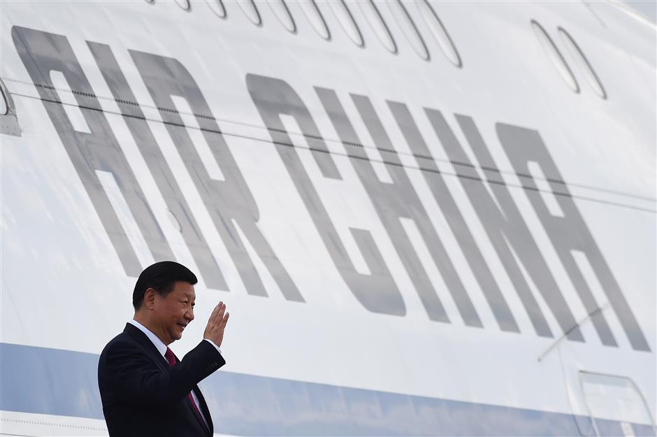 Chinese president arrives in Vietnam for APEC meeting, state visit