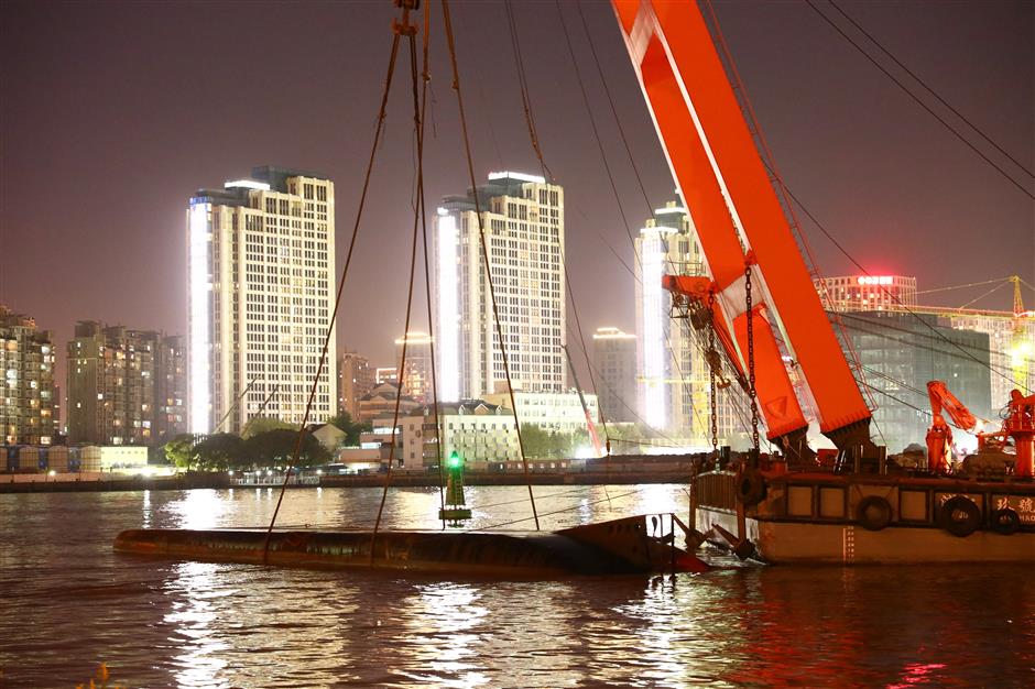 One still missing after boat collision on Huangpu River