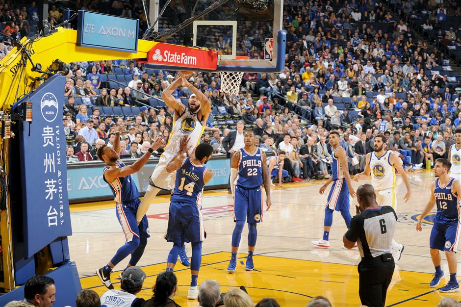 Golden State hitting their stride, Lakers' Ball makes history