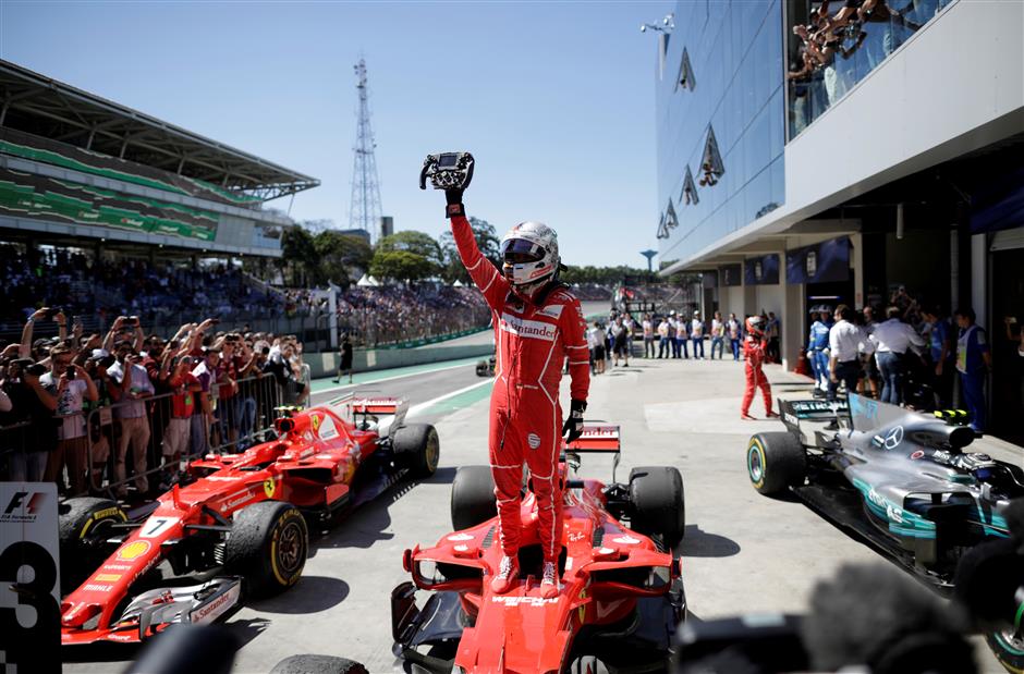 Vettel wins Brazilian GP;  Massa bids adieu to local fans