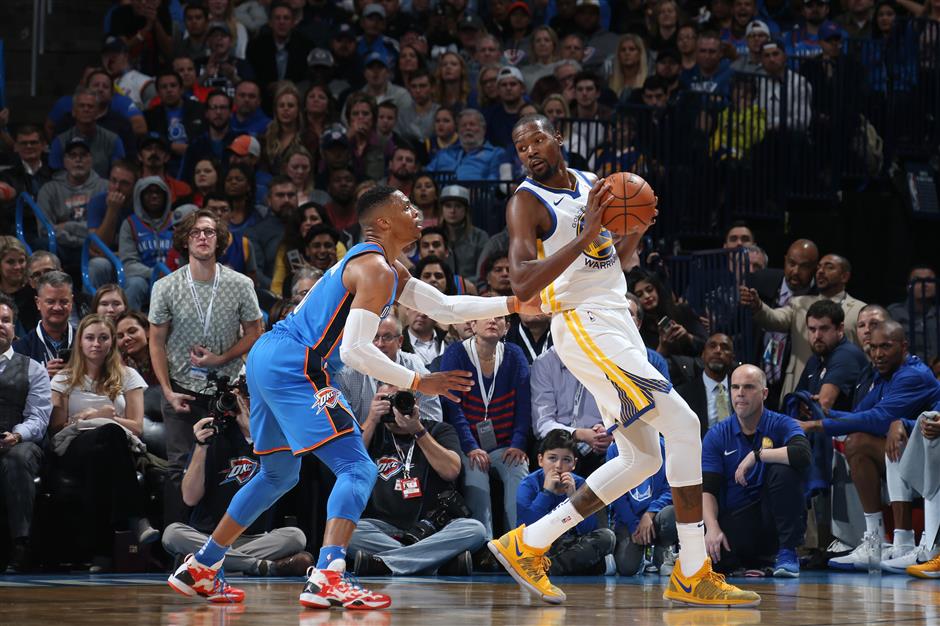 Boston streak ends, Westbrook shines as Thunder roll past Warriors