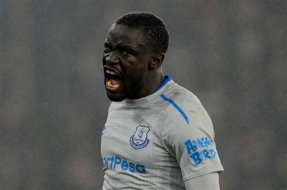 Everton's Niasse gets two-match simulation ban