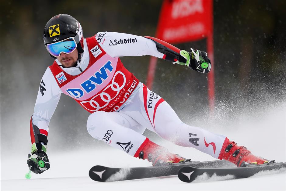 Weirather wins Lake Louise super-G as Vonn fails to finish