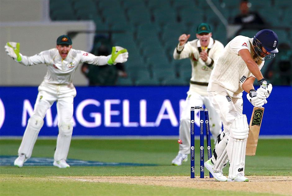 Anderson, Root give England a sniff in Adelaide