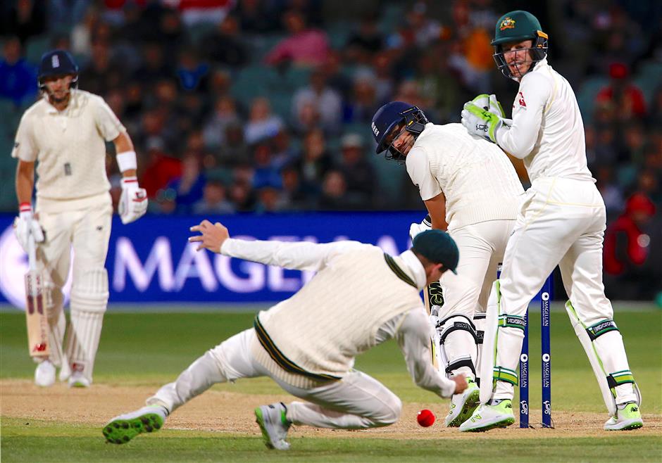 Anderson, Root give England a sniff in Adelaide