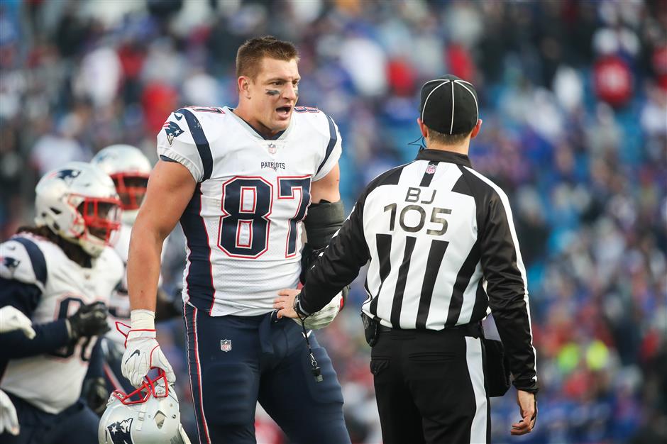 Patriots' Gronkowski gets one-game suspension for late hit