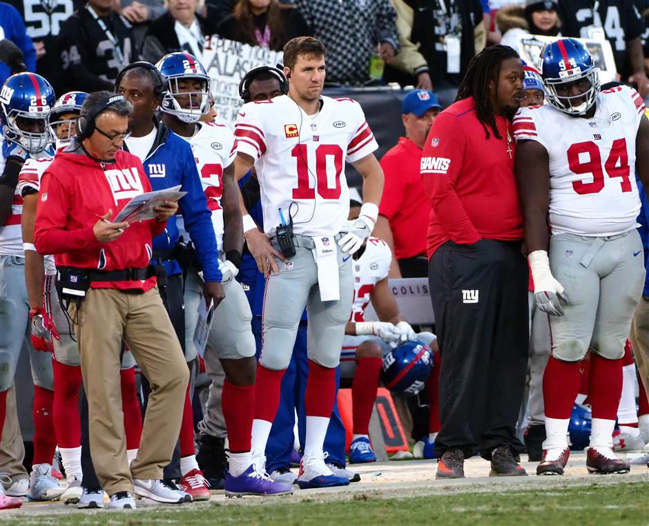 Giants QB Manning gets starting job back