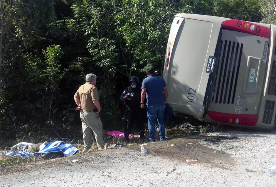 12 killed as bus carrying foreign tourists crashes in Mexico