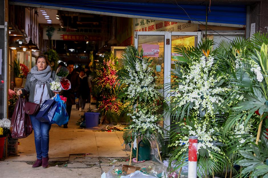 Farewell bouquet for Caojiadu