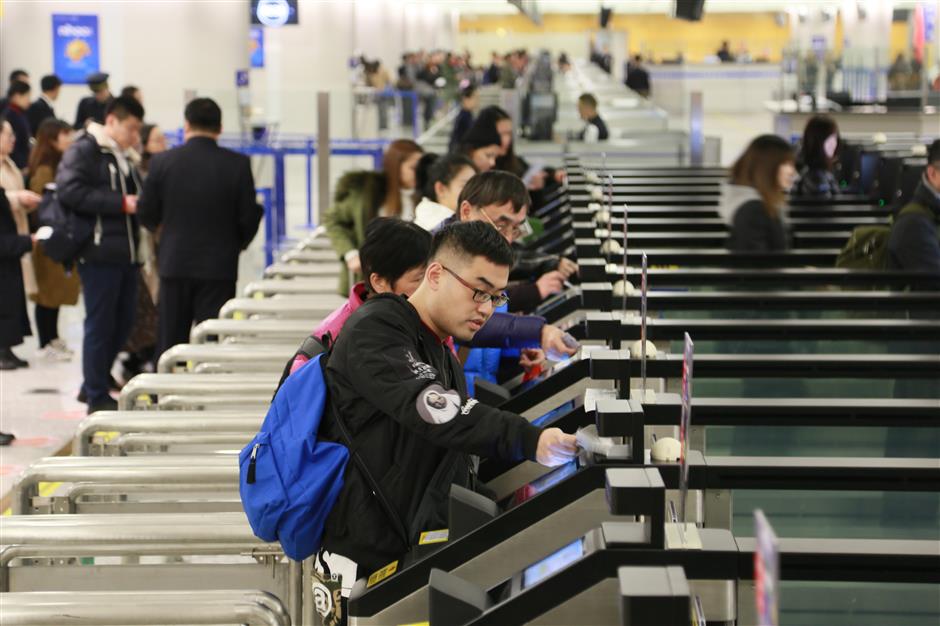 Busy 2017 for Shanghai's airports and ports