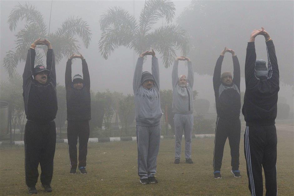 Heavy fog causes havoc in northern India