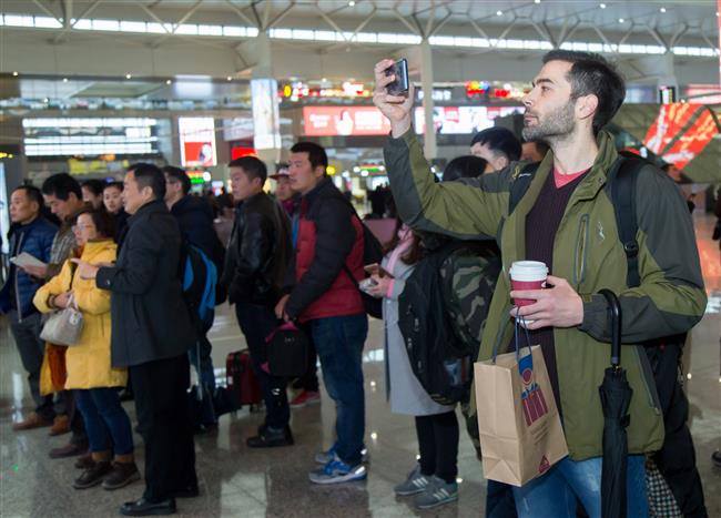 Zhejiang's tourism riches showcased at Hongqiao railway station