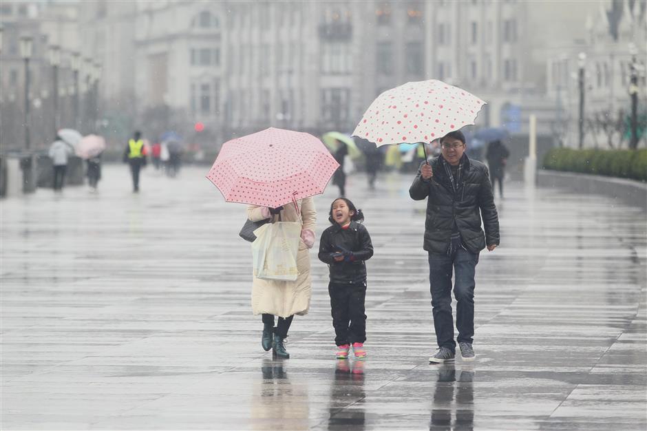 More snow on the way as Shanghai airports face delays