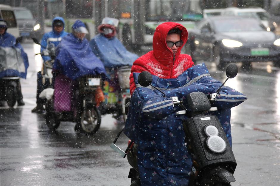 More snow on the way as Shanghai airports face delays