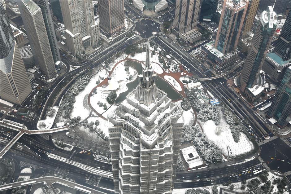 Snow-covered city a rare treat for Shanghai residents