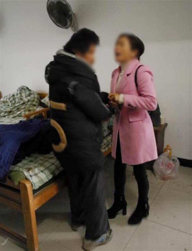 Shanghai cop helps lost Hunan native to reunite with family