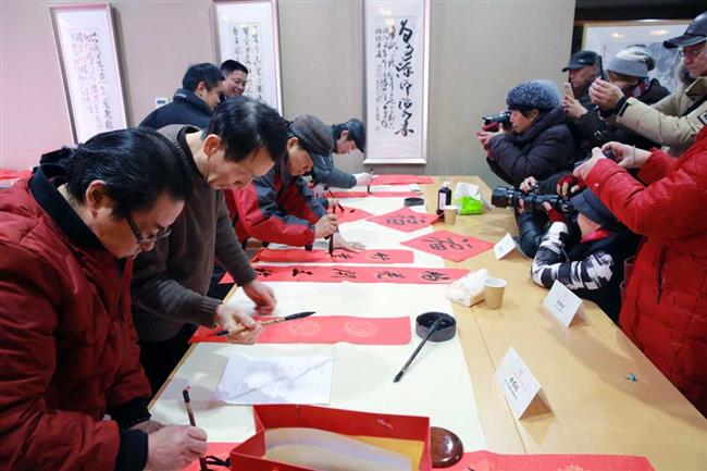 Traditional art show warms up, instructs local residents about the Spring Festival